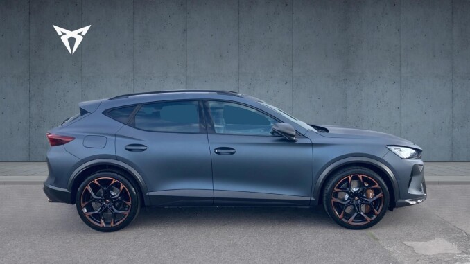 CUPRA Formentor 2.5 TSI 390 VZ5 5dr DSG 4Drive Petrol Estate - Image 4